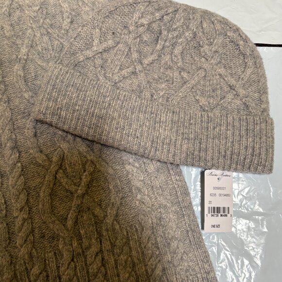 Brooks Brothers Woman Grey Scarf and Hat Wool Blend Cable Style